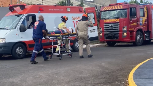 Imagem referente a Trabalhador sofre ferimentos graves ao cair durante instalação de placas solares