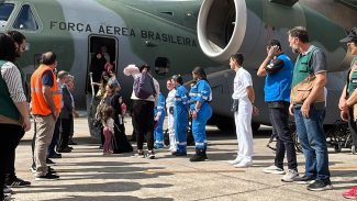 Sétimo voo da FAB com 82 repatriados do Líbano chega a São Paulo