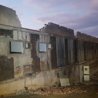 Imagem referente a Grupo queima fios de cobre na estrutura do antigo Hospital do Coração e Corpo de Bombeiros é acionado