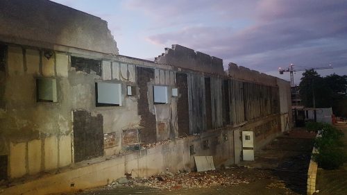 Imagem referente a Grupo queima fios de cobre na estrutura do antigo Hospital do Coração e Corpo de Bombeiros é acionado