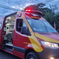 Imagem referente a Jovem fica ferida em colisão entre carro e moto no Santa Felicidade