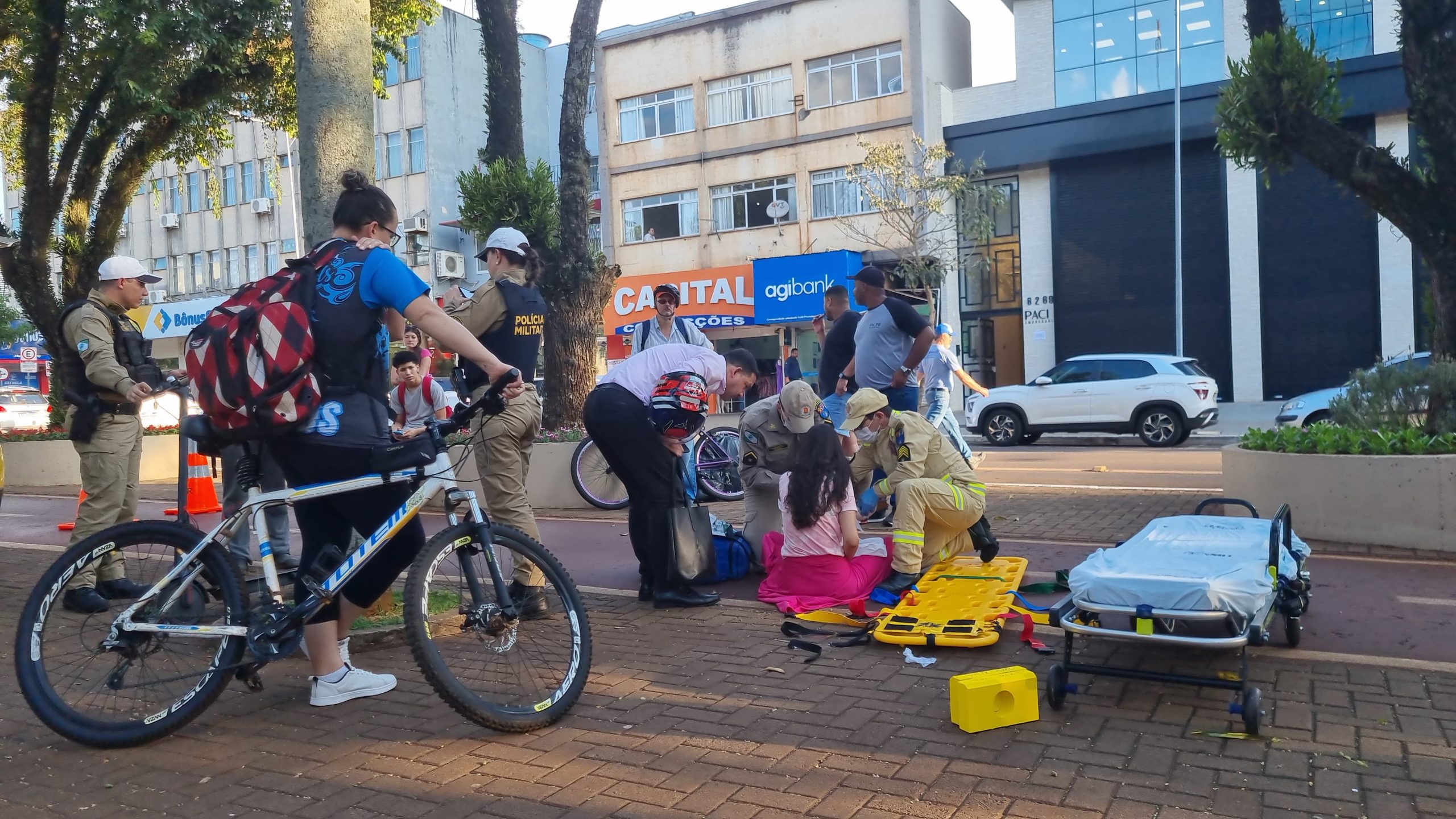 Imagem referente a Mulher com patinete atinge criança na ciclovia na Av. Brasil