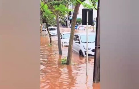 Imagem referente a Forte tempestade alaga Pato Branco e eleva alerta no Paraná