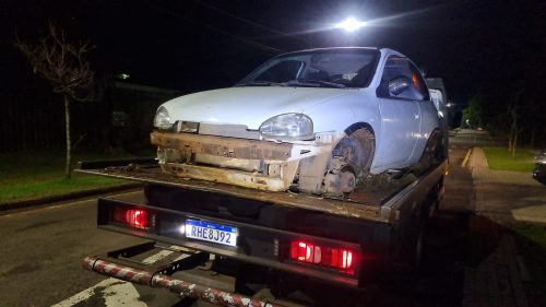 Imagem referente a Corsa furtado na UPA Veneza é encontrado depenado no Cascavel Velho