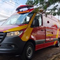 Imagem referente a Mulher é socorrida pelo Siate após cair na Rua Tiradentes