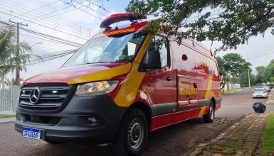 Imagem referente a Mulher é socorrida pelo Siate após cair na Rua Tiradentes