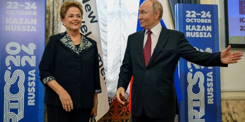 Imagem referente a Putin oferece ao Brasil novo mandato no banco dos Brics com Dilma