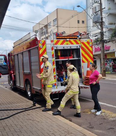 Imagem referente a Gato preso na tubulação de água mobiliza Corpo de Bombeiros