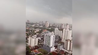 Do alto: Vídeo mostra chegada de forte temporal em Cascavel