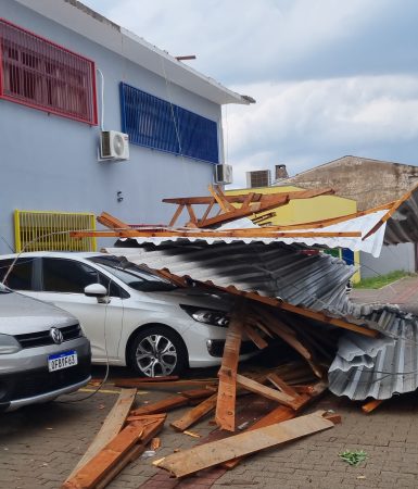 Imagem referente a 21 mil imóveis estão sem energia elétrica em Cascavel