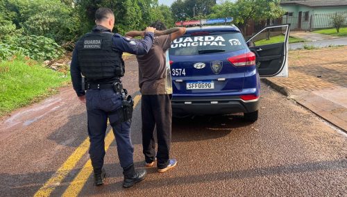 Imagem referente a Homem é preso por tráfico de drogas no Bairro Santa Cruz