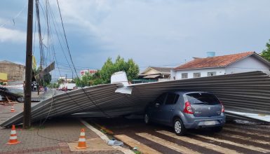 Imagem referente a Copel trabalha para reestabelecer a energia de 12 mil imóveis que ainda estão sem luz na região Oeste