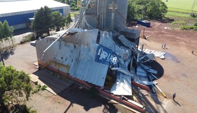 Imagem referente a Imagens aéreas mostram destruição provocada por temporal em Cascavel