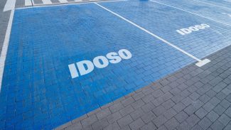 Credencial de estacionamento para idoso e PCD ganha versão digital