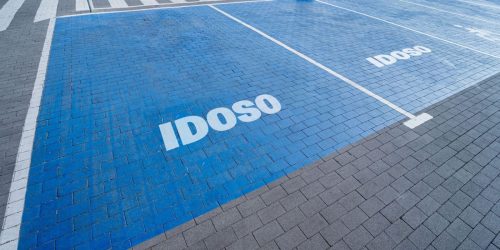 Imagem referente a Credencial de estacionamento para idoso e PCD ganha versão digital