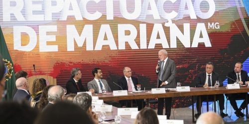 Imagem referente a Tragédia de Mariana: governo e mineradoras assinam acordo de R$ 132 bi