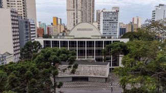 Teatro Guaíra abrirá edital para participação de jurados no 41º Troféu Gralha Azul