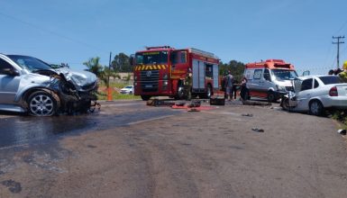 Imagem referente a Choque frontal em Umuarama deixa um morto e um ferido