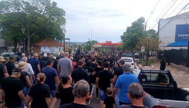 Imagem referente a Ruralistas fazem manifestação contra invasões de terras em Guaíra e Terra Roxa