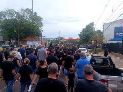 Imagem referente a Ruralistas fazem manifestação contra invasões de terras em Guaíra e Terra Roxa