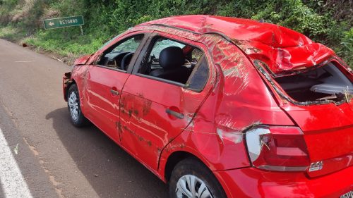 Imagem referente a Gol que saiu de Iretama capota na rodovia BR-163 em Cascavel