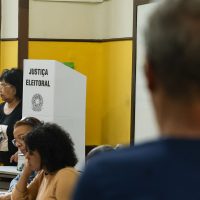 Imagem referente a Em Niterói, 38 pessoas são conduzidas à delegacia por crime eleitoral