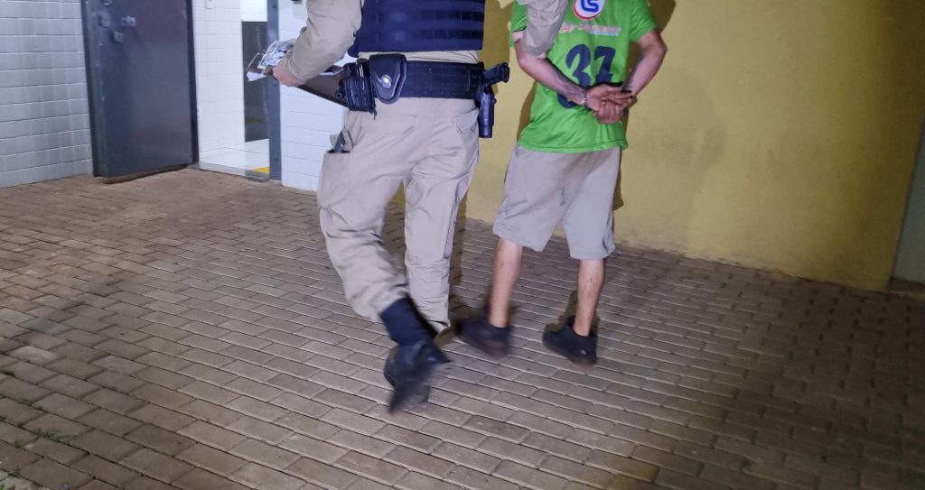 Homem armado é preso depois de tentar invadir propriedade no interior de Corbélia