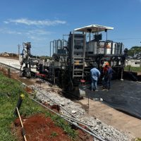 Imagem referente a Rodovia entre Goioerê e Quarto Centenário está com operação pare-e-siga 24 horas por dia