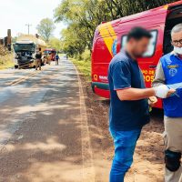 Imagem referente a Dois caminhões e caminhonete se envolvem em acidente na PR-180