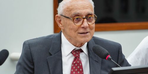 Em tratamento contra o câncer, Eduardo Suplicy agradece apoio