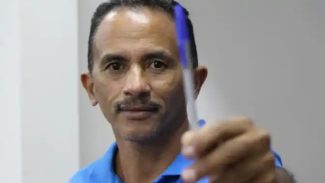 Vidente prevê falência de Manoel Gomes, o Caneta Azul