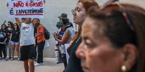 Imagem referente a Servidores públicos defendem melhores salários e condições de trabalho