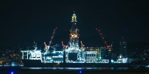 Imagem referente a Petrobras produz 2,7 milhões de barris de petróleo no 3º trimestre