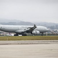 Imagem referente a Avião com 221 brasileiros repatriados do Líbano chega em Guarulhos