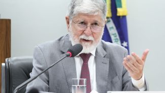 Celso Amorim defende que Brasil deve insistir em diálogo com Venezuela