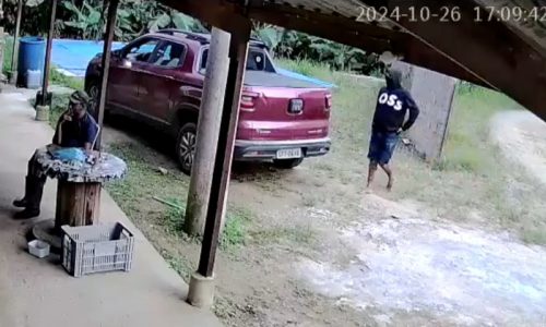 Imagem referente a Vídeo chocante revela momento em que idoso é assassinado durante assalto