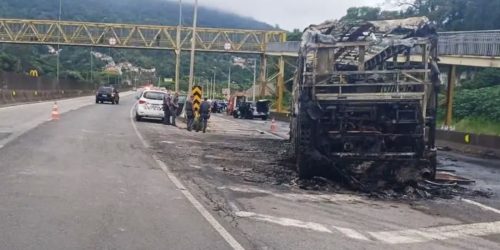 Imagem referente a Após morte de torcedor, federação proíbe Mancha Alvi Verde em estádios