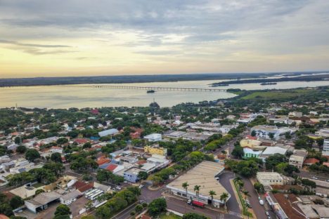 Imagem referente a Governador defende resolução imediata para por fim à invasão de terras federais