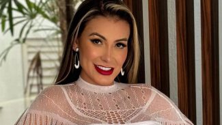 Andressa Urach paga R$ 40 mil por sardas tatuadas: 