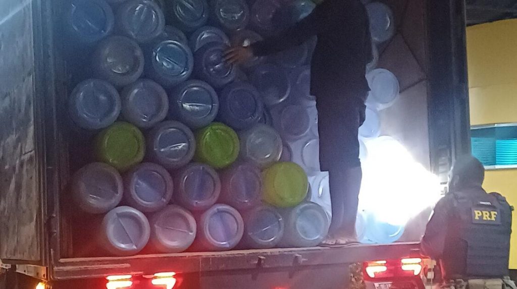 Carga de incenso avaliada em R$ 300 mil é apreendida pela PRF