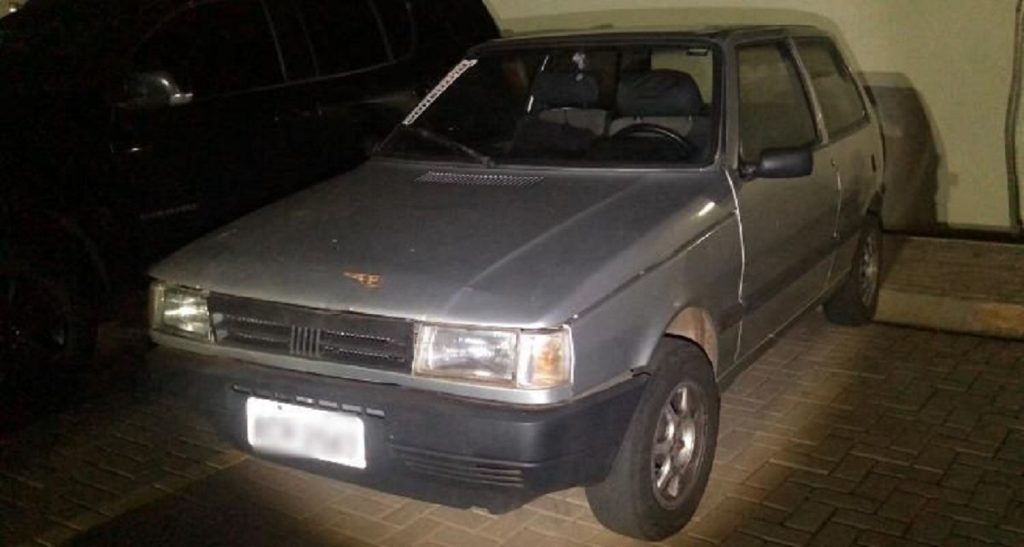 Uno furtado em frente à Igreja Matriz é recuperado pela GM