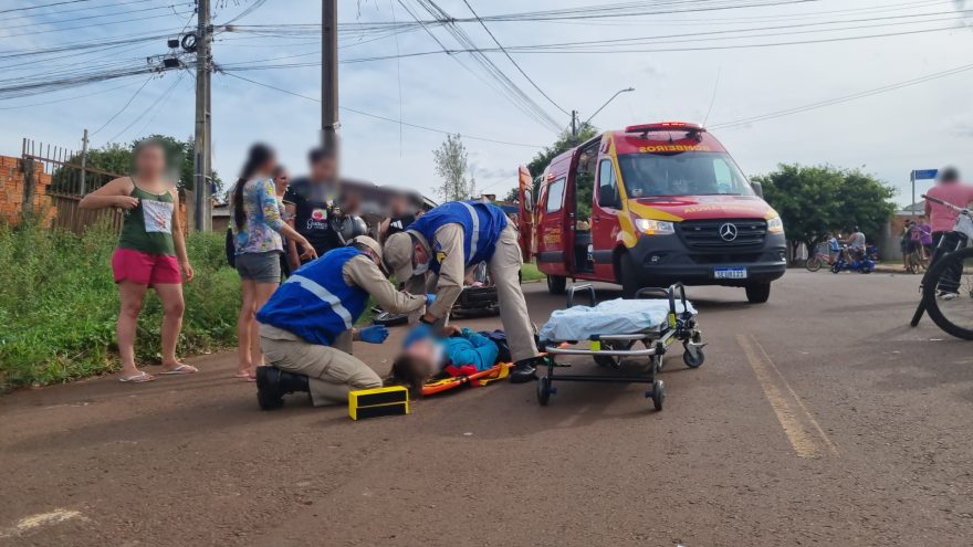 Motociclista fica ferida em acidente de trânsito na Rua dos Lusíadas
