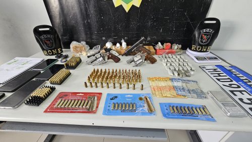 Megaoperação policial apreende armas, drogas e munições