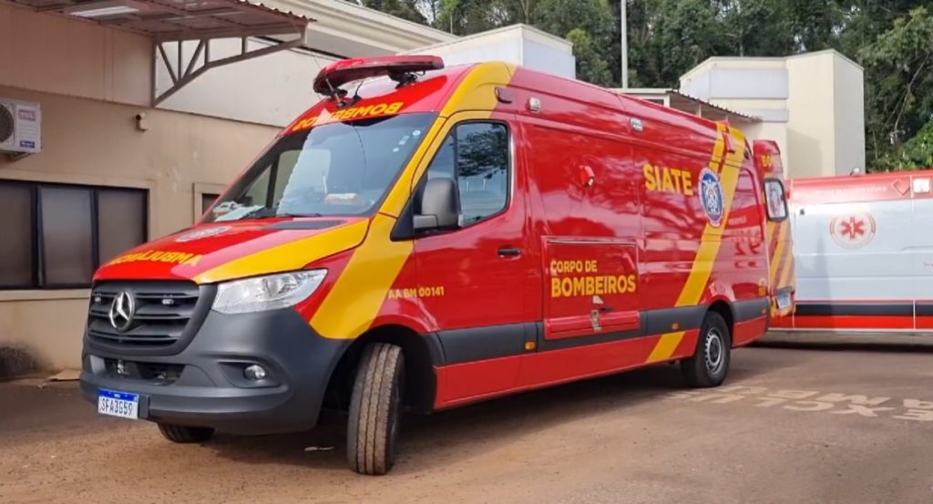 Adolescente sofre lesão em jogo de futebol no Colégio Jardim Consolata