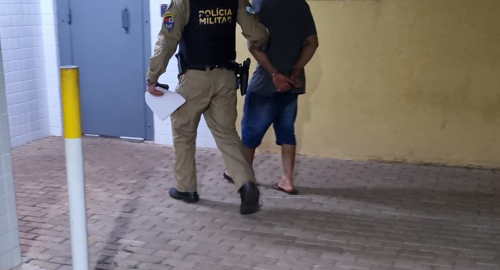 Homem desrespeita medida protetiva e é detido pela PM no bairro Interlagos