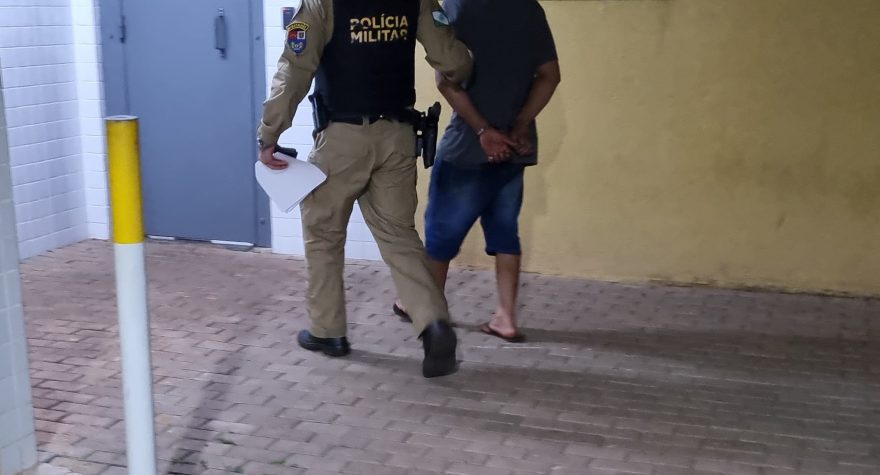 Homem desrespeita medida protetiva e é detido pela PM no bairro Interlagos