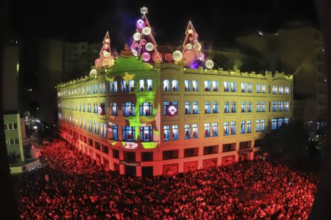 Imagem referente a Calendário de novembro tem shows natalinos, festas religiosas e frango na telha