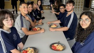 4,3 mil toneladas de alimentos: Governo entrega última remessa da merenda para as escolas