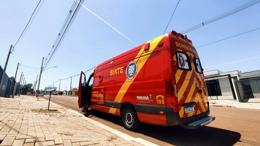 Homem bate a cabeça contra parede e precisa ser socorrido pelo Siate