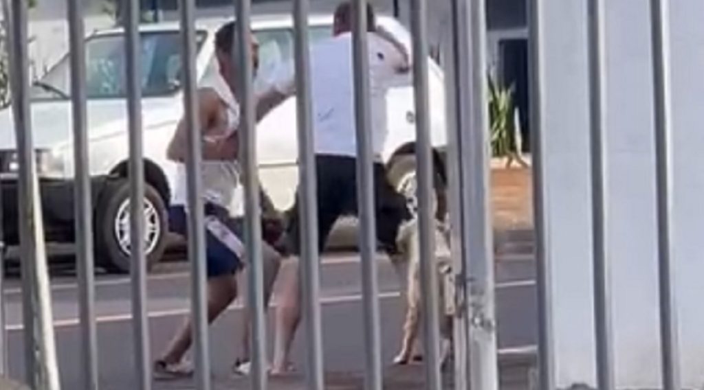 Vídeo mostra briga entre “colegas” no Guarujá